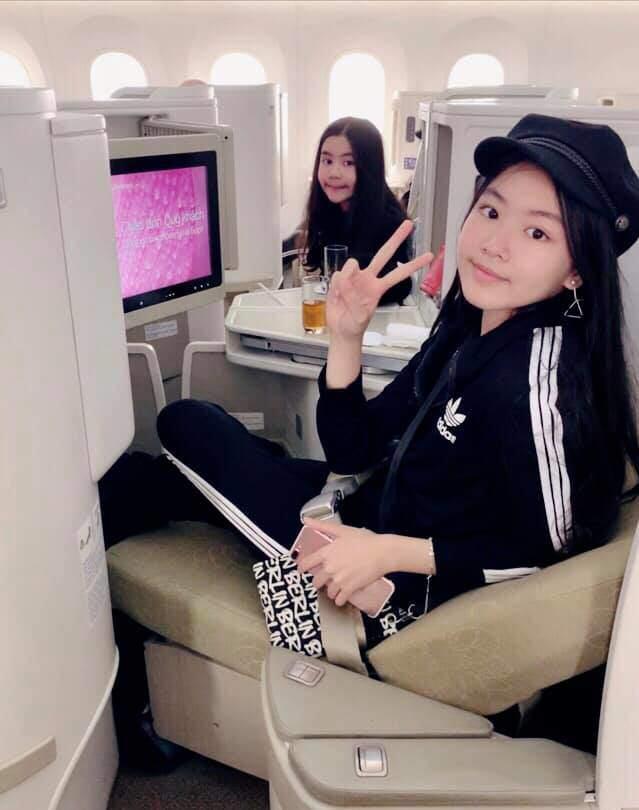 Cao như Hoa hậu, hai con gái của Quyền Linh còn có gout ăn mặc đồng điệu-16