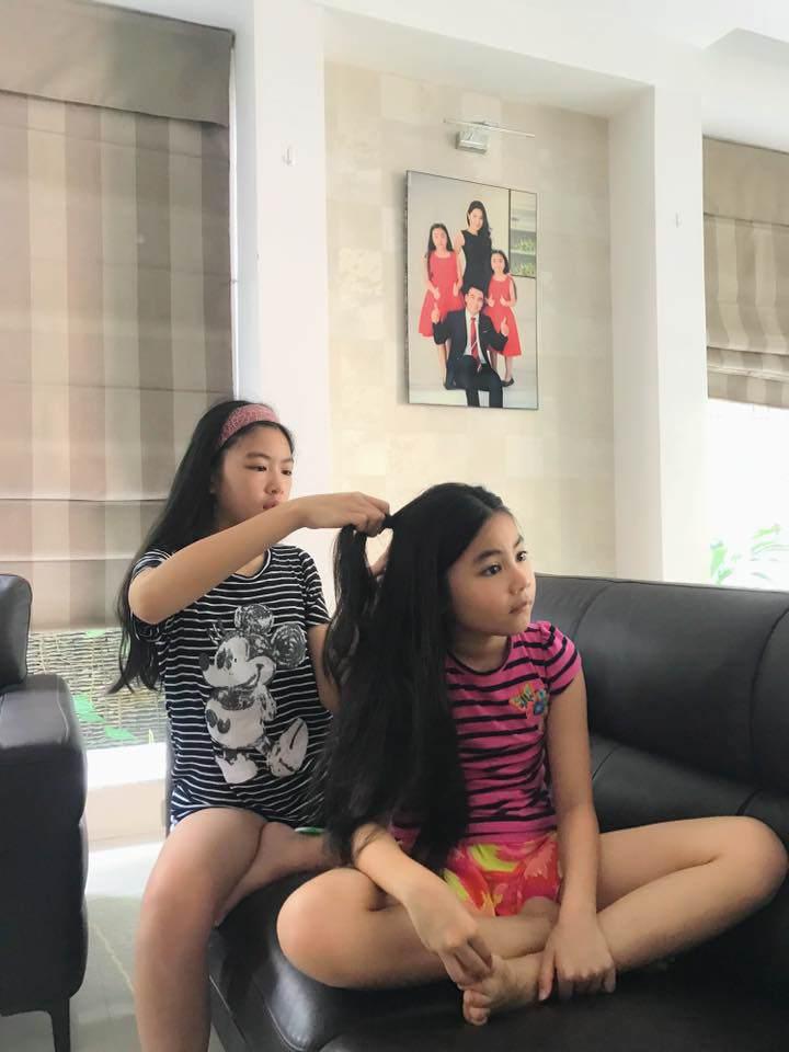 Cao như Hoa hậu, hai con gái của Quyền Linh còn có gout ăn mặc đồng điệu-17