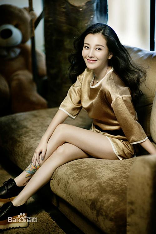 Dung mạo xinh đẹp của những ma nữ rùng rợn trên màn ảnh-4