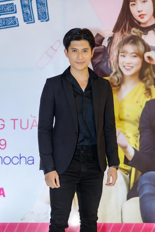 Chàng thị vệ của Chi Pu vướng tình tay 5 với 4 cô gái xinh đẹp-3