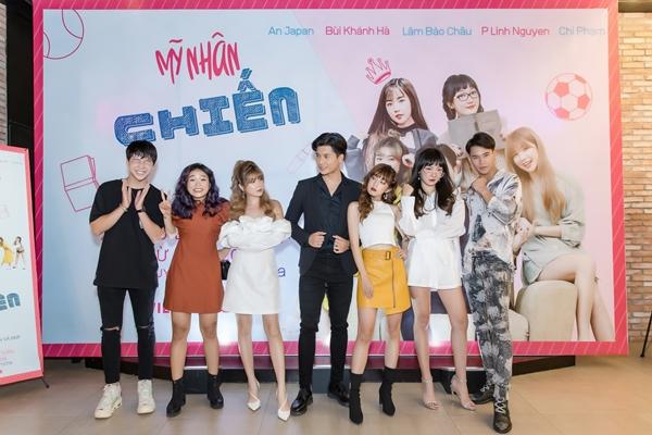 Chàng thị vệ của Chi Pu vướng tình tay 5 với 4 cô gái xinh đẹp-1