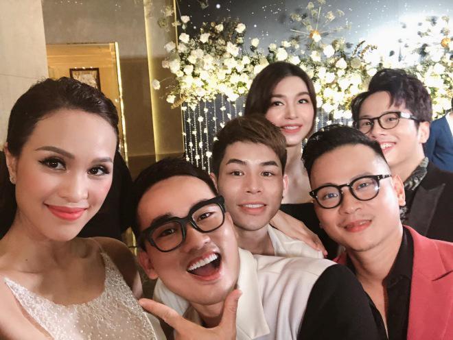 Siêu mẫu Phương Mai bất ngờ lộ vòng 2 lùm lùm như có bầu 4, 5 tháng trong đám cưới-2