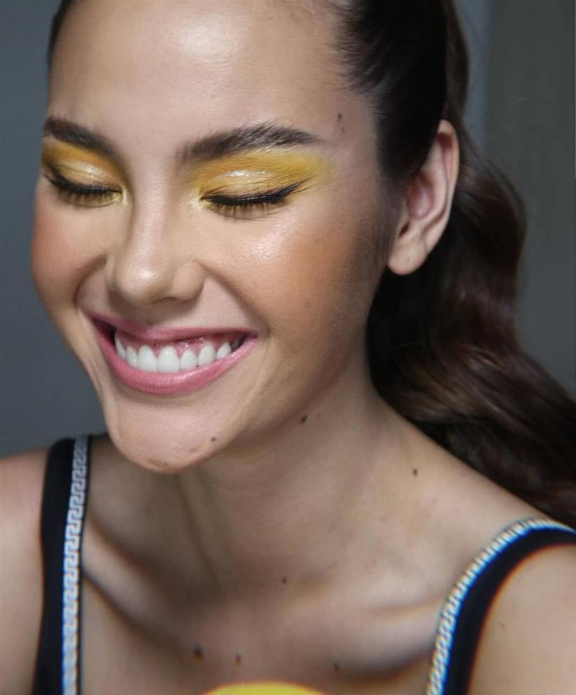 Bản tin Hoa hậu Hoàn vũ 16/6: HHen Niê hóa quý cô chanh sả, chiến thắng chật vật trước mỹ nữ Colombia-8