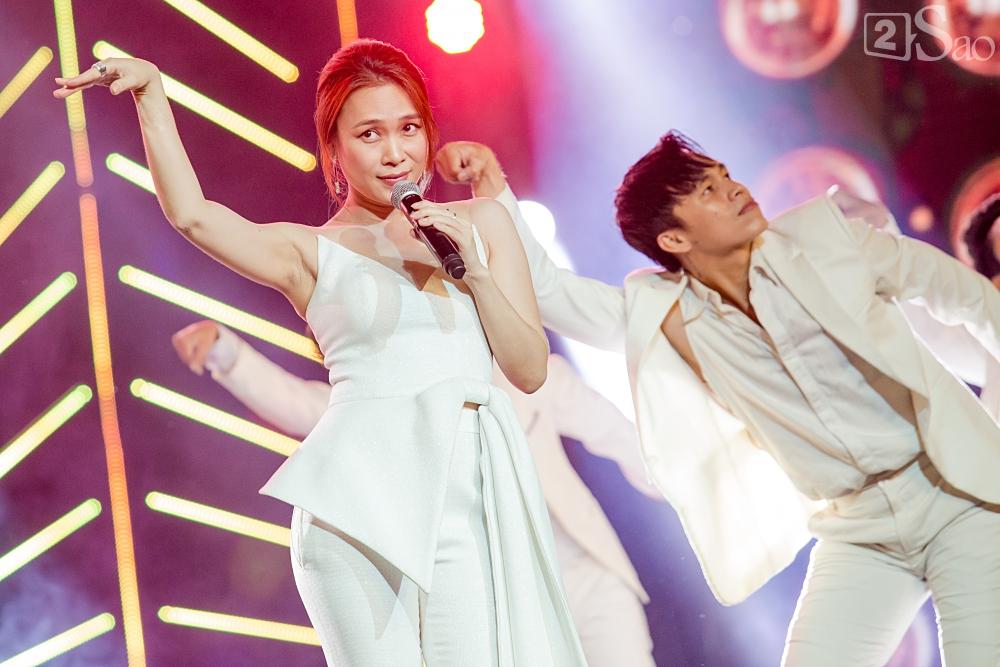 Chết cười khi nghe Mỹ Tâm giới thiệu bài hát hit theo phong cách Chị hiểu hông-7