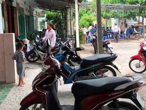 Bé gái 3 tuổi bị xe đưa rước cán: Anh gào khóc gọi em