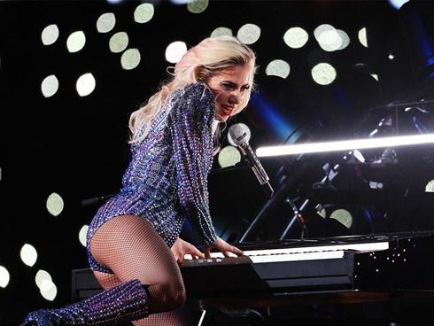 Khán giả lo Lady Gaga hết thời nếu tiếp tục diễn ở Las Vegas