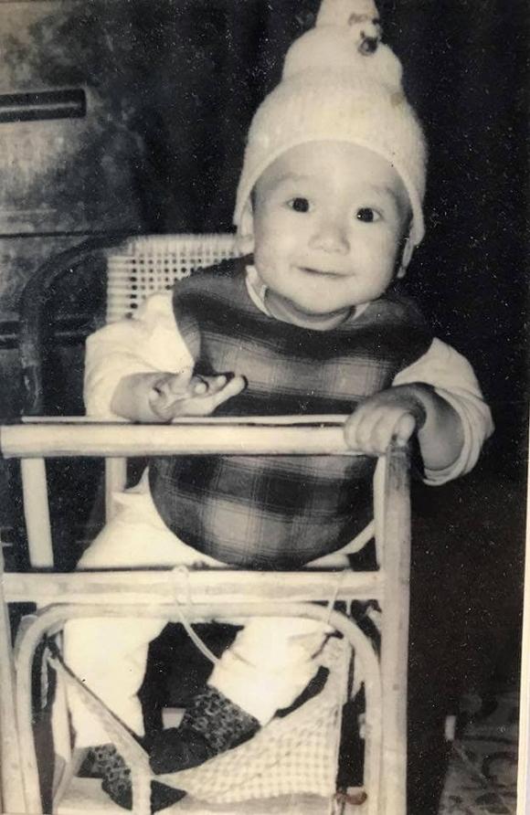 Lý do dở khóc dở cười khiến ngày bé Duy Mạnh toàn phải mặc đồ con gái-4