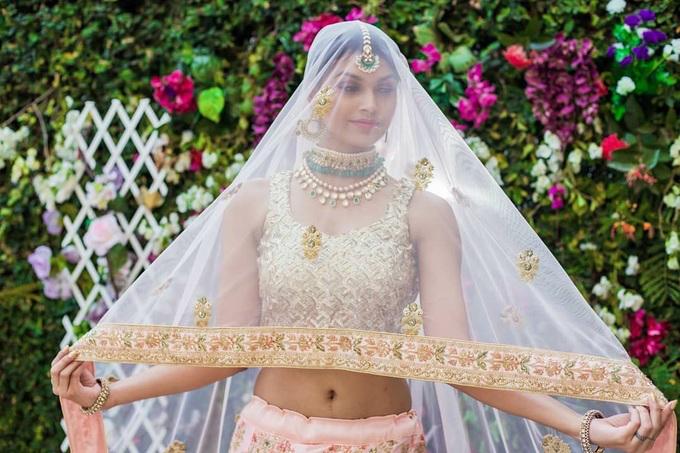 Chiêm ngưỡng nhan sắc quyến rũ của tân Hoa hậu Ấn Độ 2019-6