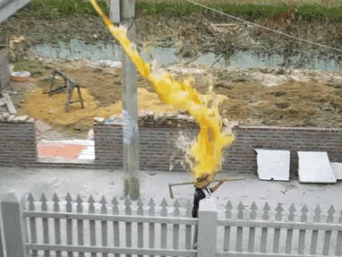 Dân mạng kêu gọi báo cáo kênh YouTube NTN vì làm thử thách với nhựa-4