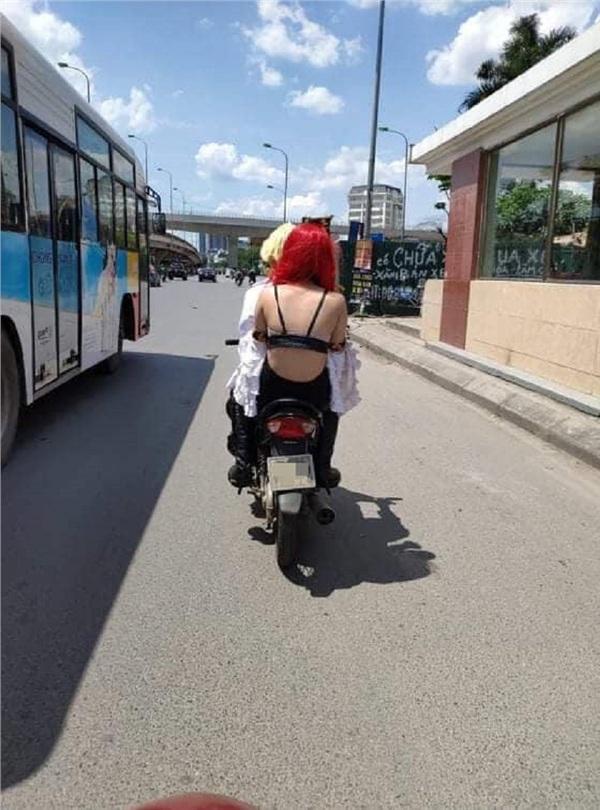 Những bộ cánh hở toang hoác, kém duyên vô phương cứu chữa của các chị em dịp nắng nóng-11