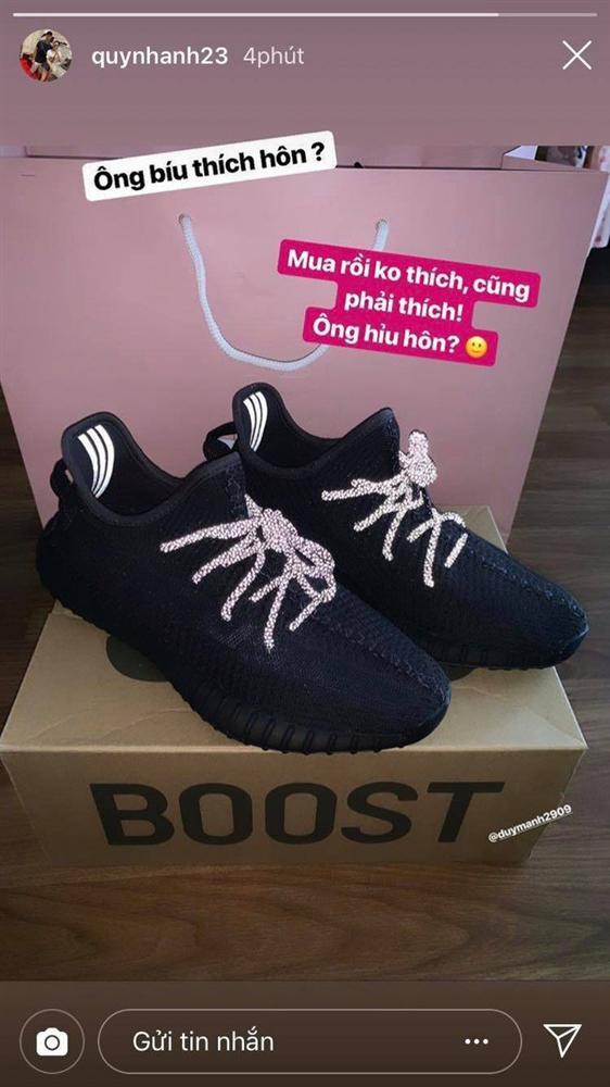 Khoe tặng quà hàng hiệu cho Duy Mạnh nhưng câu hỏi Ông hiểu không? của Quỳnh Anh mới là tâm điểm gây sốt-1