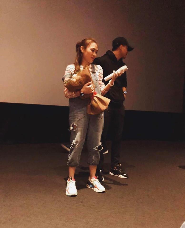 Lộ ảnh hẹn hò Mai Tài Phến, Mỹ Tâm ung dung: Có vậy mà làm hoài, cần thì đứng hiên ngang cho mà chụp-2