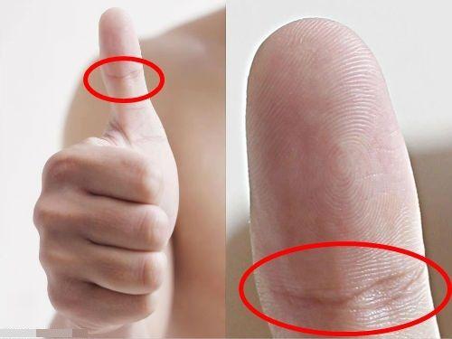 Liếc qua ngón tay cái biết ngay ai nhiều tiền lắm của, ai nghèo rớt mồng tơi-6