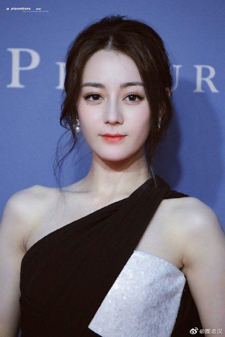 Địch Lệ Nhiệt Ba gây bão với chân dài miên man và nhan sắc lộng lẫy tựa nữ thần-15