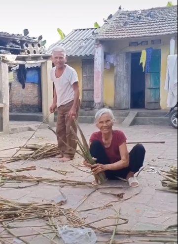 Giới trẻ xuýt xoa ghen tỵ với tình yêu của ông bà, ở tuổi xế chiều vẫn quan tâm nhau như vợ chồng son-4