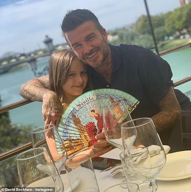 David Beckham vui vẻ du lịch cùng ba con, lơ con cả vì không nghe lời-2