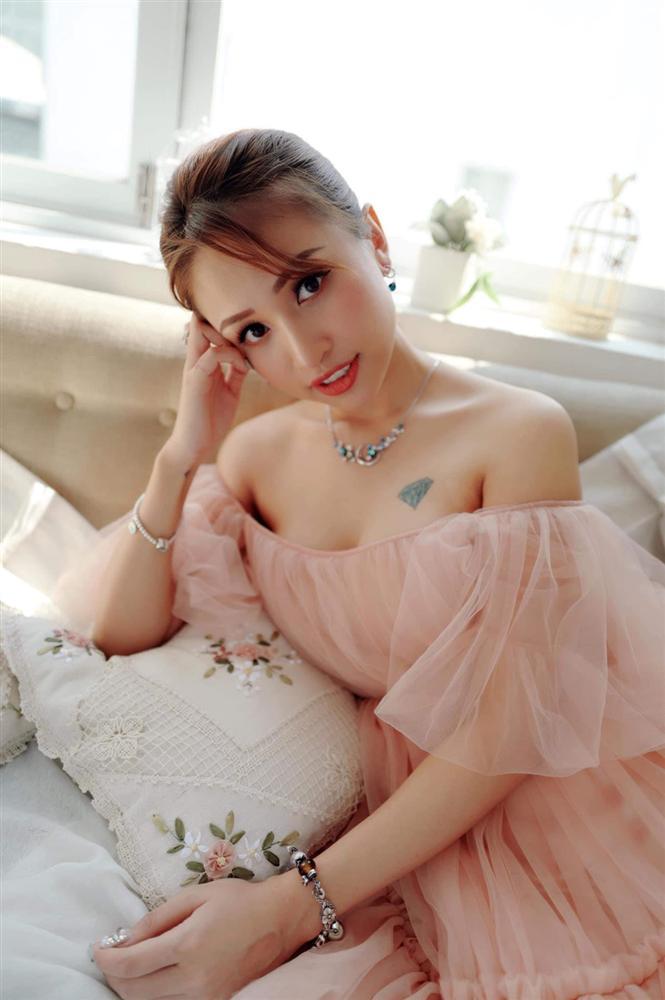 Cuộc sống của các hot girl nổi tiếng đời đầu giờ ra sao?-2