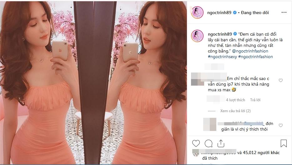 Vừa gây hoang mang với vòng 1 xập xệ, Ngọc Trinh lại bị soi sử dụng điện thoại cùi bắp khác hẳn đẳng cấp lâu nay-4