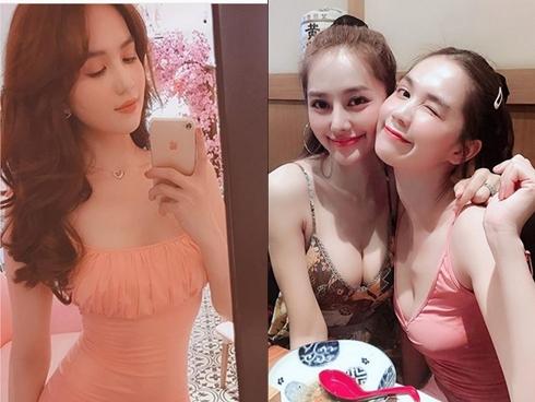 Vừa gây hoang mang với vòng 1 xập xệ, Ngọc Trinh lại bị soi sử dụng điện thoại 'cùi bắp' khác hẳn đẳng cấp lâu nay