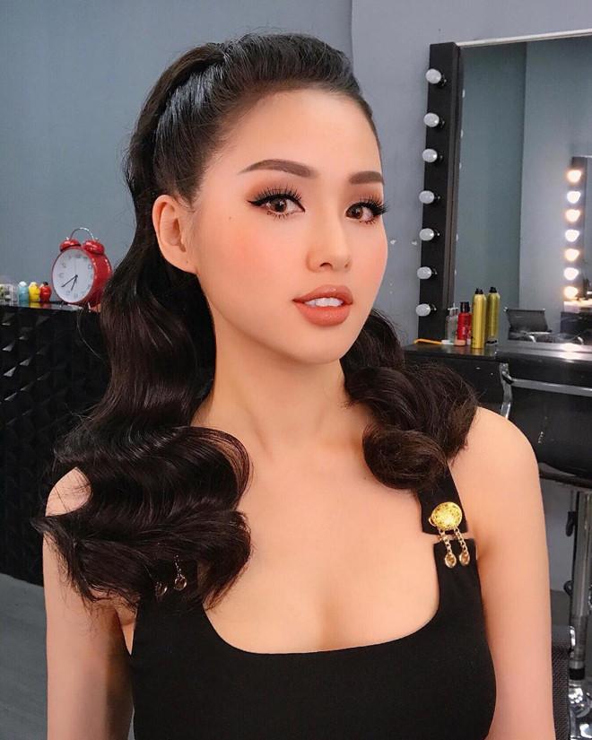 Những cặp hotgirl ngỡ chị em song sinh vì quá giống nhau-15