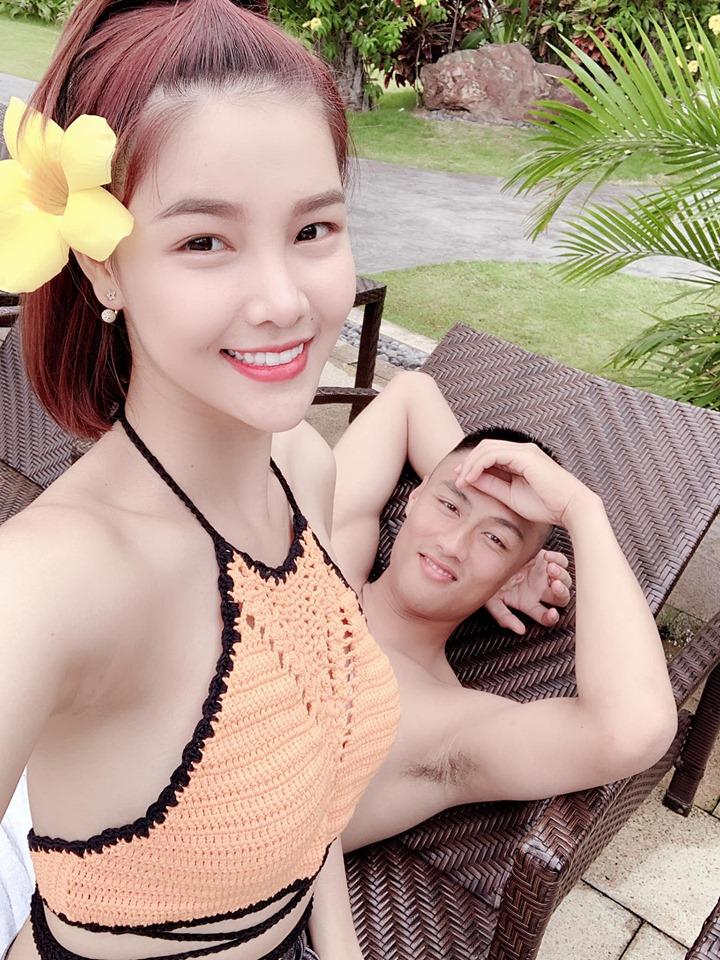 Mặc scandal sao chép kiểu tóc tình cũ của chồng, Kỳ Hân chưng diện sexy đi nghỉ dưỡng cùng ông xã Mạc Hồng Quân-1