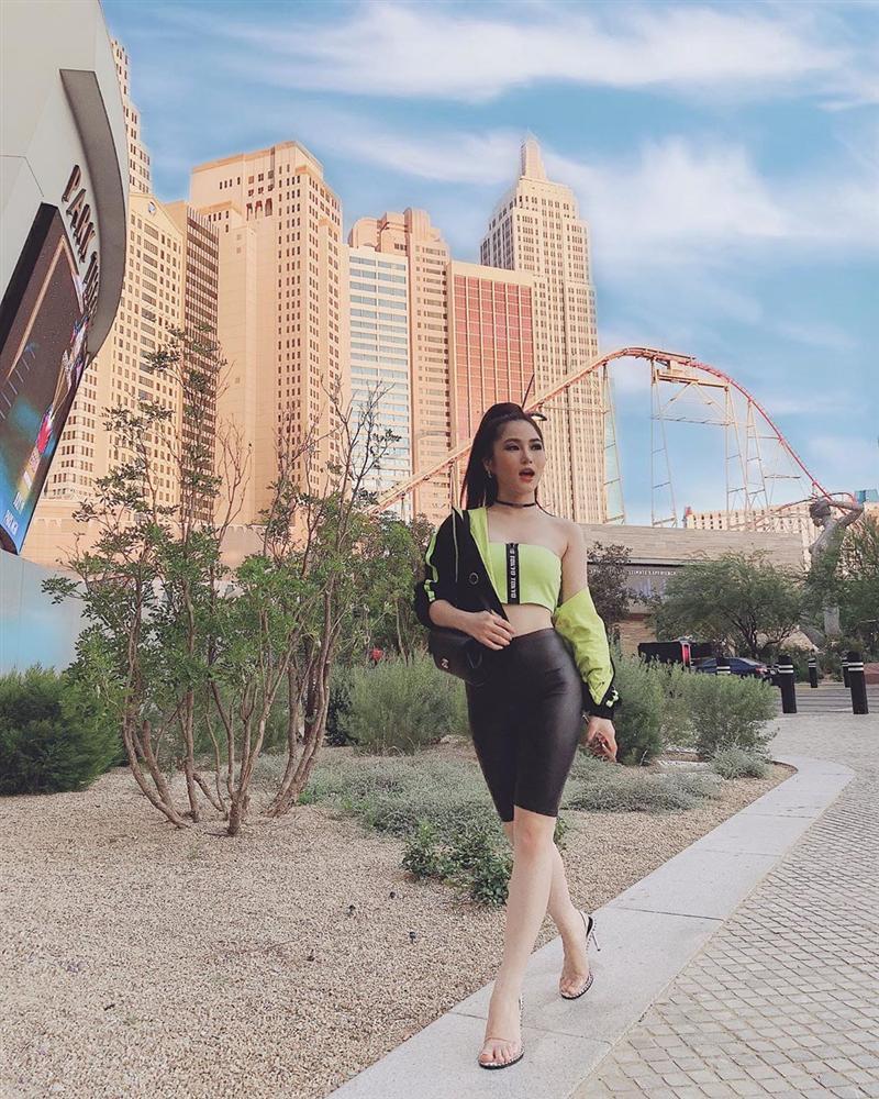 Người tình tin đồn của Trịnh Thăng Bình khoe dáng bằng bikini còn Min lại khiến fan xịt máu mũi khi hở bạo với đồ lót-4