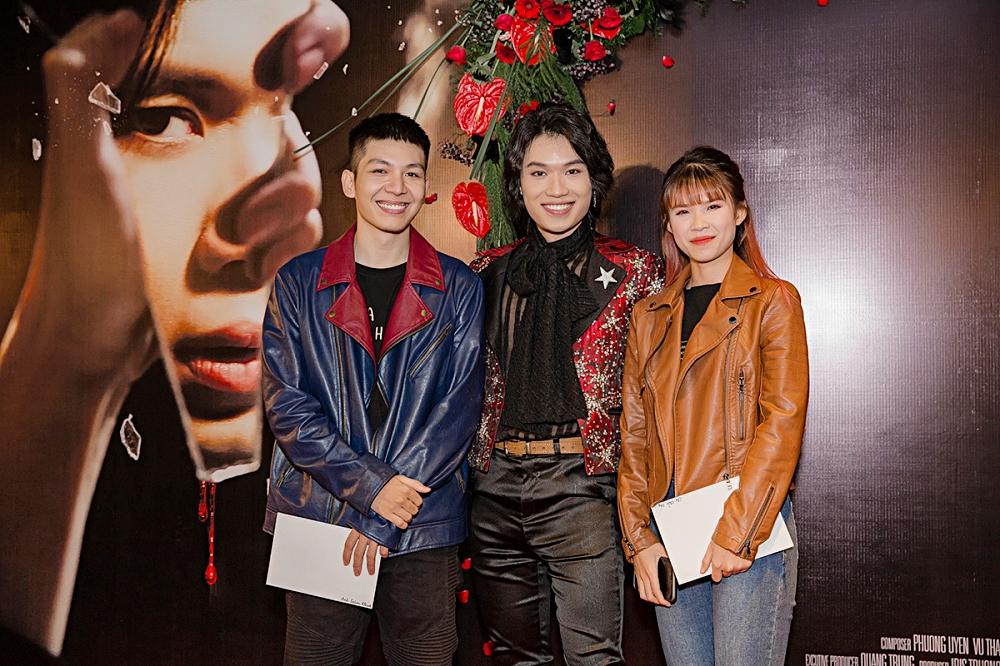 Phương Uyên khóc nức nở khi chứng kiến danh hài Quang Trung debut làm ca sĩ-7