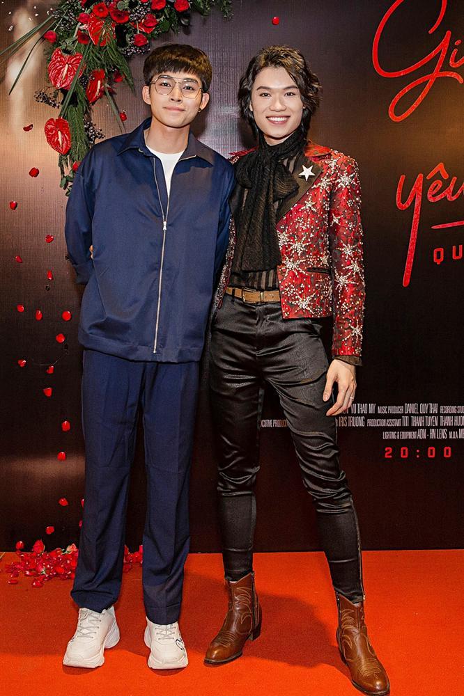 Phương Uyên khóc nức nở khi chứng kiến danh hài Quang Trung debut làm ca sĩ-10