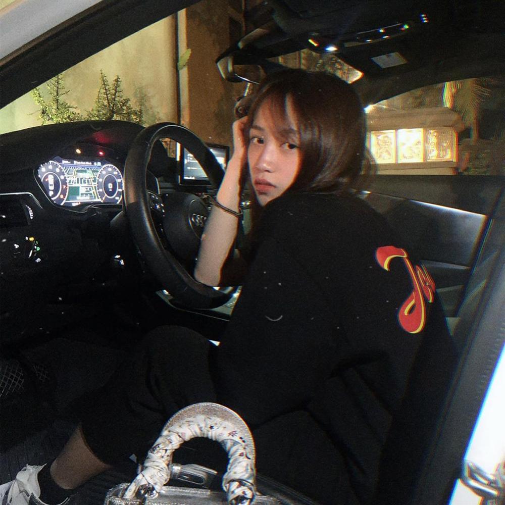 Cuộc sống sang chảnh chuẩn rich kids, hàng hiệu xe sang từ đầu đến chân tiểu thư 20 tuổi - ái nữ nhà đại gia Minh Nhựa-4