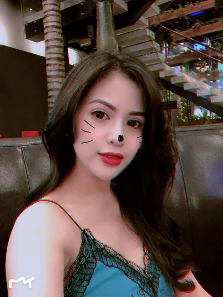 Bỏng mắt ngắm vợ hot girl vừa ly hôn Việt Anh sau 7 năm gắn bó-11