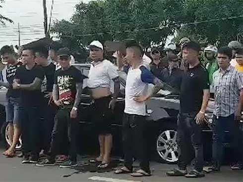 Bắt khẩn cấp Giám đốc gọi Giang 36 đến vây xe chở công an ở Đồng Nai-2