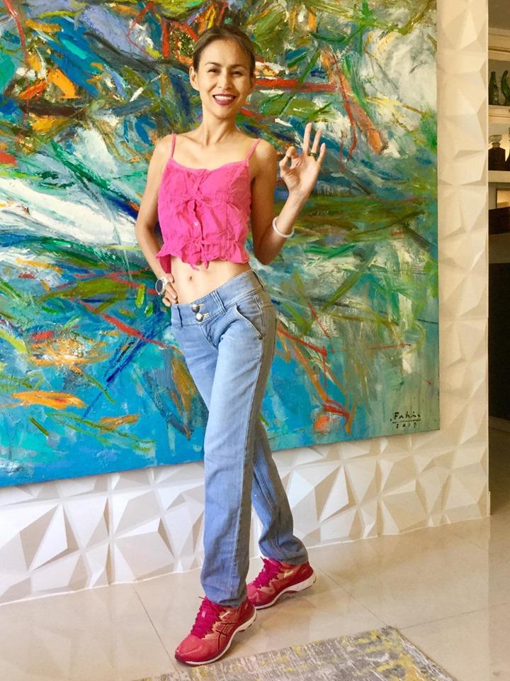 Sau khi mắng HHen Niê quê mùa lôm côm, vợ cũ Huy Khánh tiếp tục yêu cầu Hoa hậu phải tự trọng hơn và chấm dứt đi dép tổ ong-5