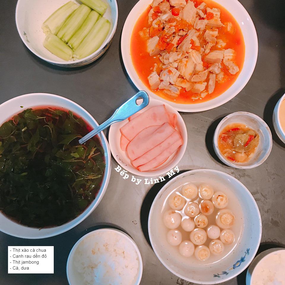 Vợ vlogger Huy Cung khiến chị em choáng vì những mâm cơm nấu cho chồng-10