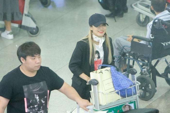 Hari Won đón báu vật Hàn Quốc Kim So Hyang đến Việt Nam-1