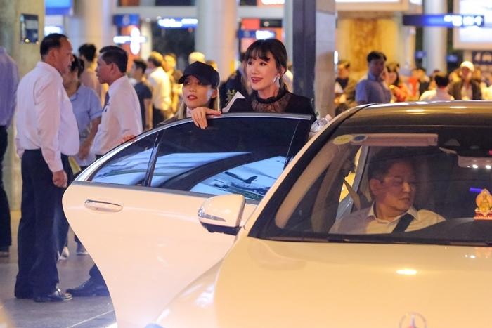 Hari Won đón báu vật Hàn Quốc Kim So Hyang đến Việt Nam-6