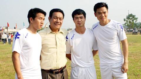 Trước ngày sang Pháp, hành động nhớ về cội nguồn của Công Phượng với thầy giáo cũ khiến người hâm mộ nể phục-2