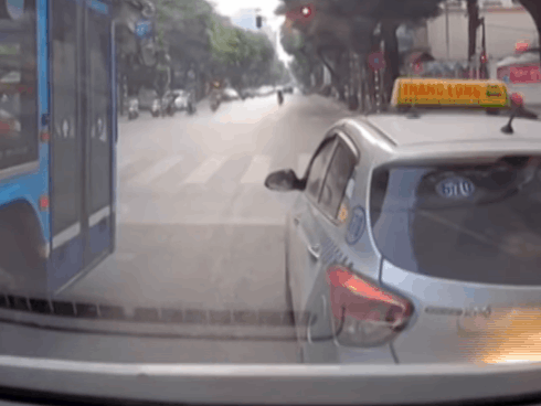 Lái xe Lexus chặn xe cứu hỏa ở Nghệ An giải thích lý do-3