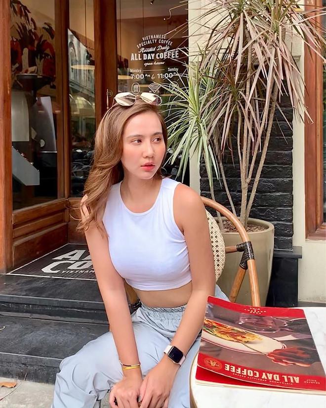 Sau ly hôn, dàn cựu hot girl ngày càng chuộng phong cách gợi cảm-1