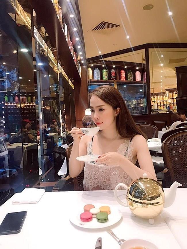 Sau ly hôn, dàn cựu hot girl ngày càng chuộng phong cách gợi cảm-7