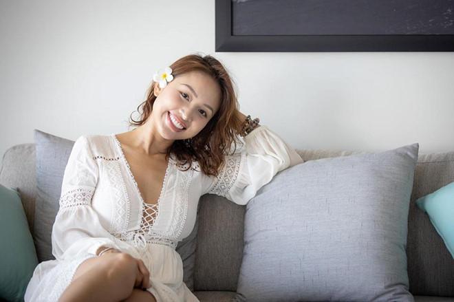 Sau ly hôn, dàn cựu hot girl ngày càng chuộng phong cách gợi cảm-8