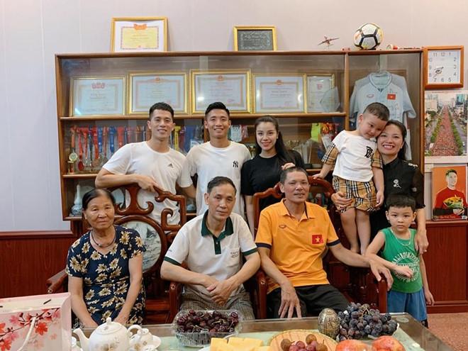 Tuyển thủ Việt Nam khoe ảnh đi nghỉ dưỡng sau giải đấu ở Thái Lan-1