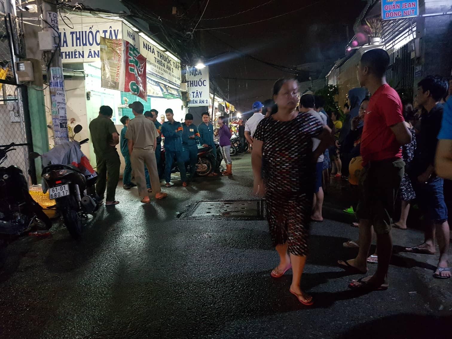 Hát karaoke trong nhà lớn hơn loa kẹo kéo của nhóm nhậu, 1 người bị đâm chết-1