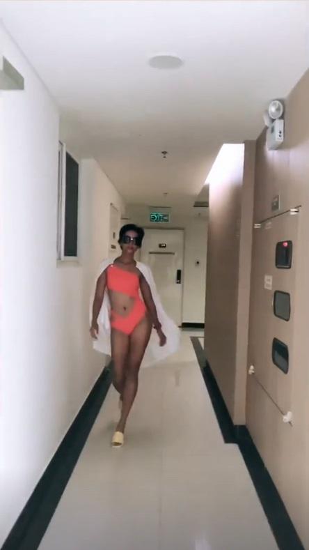 Dù chân trần hay dép hiệu tổ ong, HHen Niê vẫn chứng minh đẳng cấp catwalk đỉnh cao-5