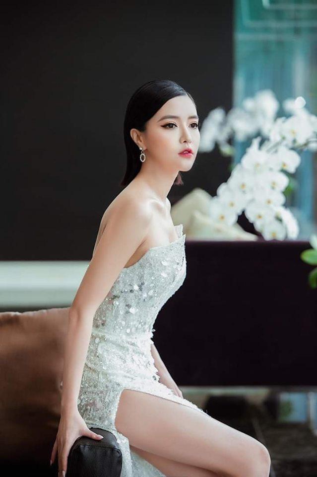 Mặt méo ảo lòi, cằm rắn nhọn hoắt, fan Bích Phương đồng loạt than trời: Đẹp sẵn rồi đừng photoshop quá đà nữa-1