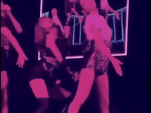 Mãn nhãn trước màn trình diễn nóng bỏng đến ngộp thở của Lisa (BLACKPINK) trong concert tại Thái Lan-1