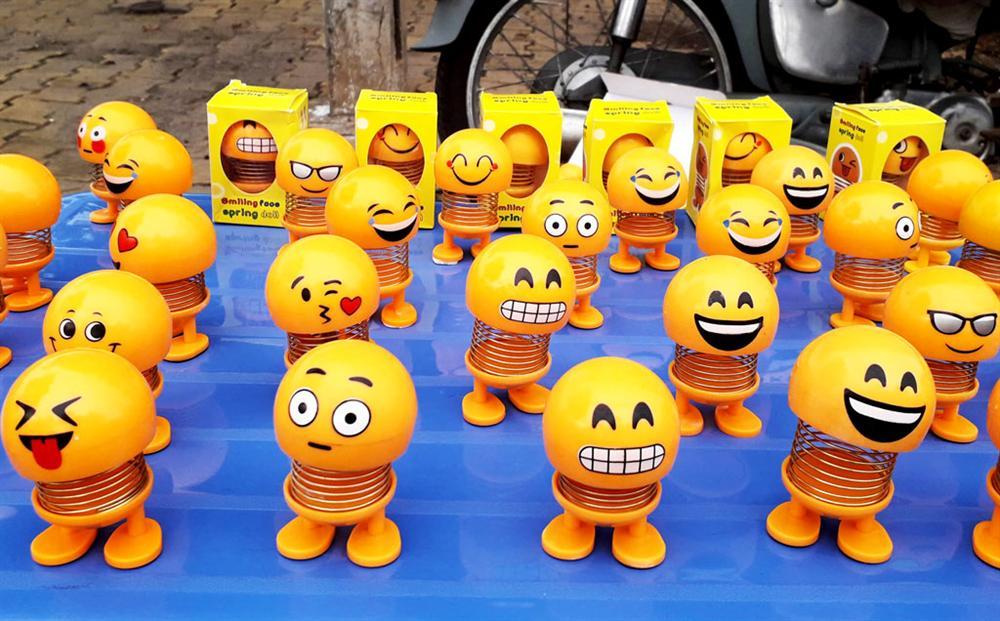 Cao thủ chơi thú nhún lò xo khiến dân tình cười nghiêng ngả nhưng bộ đồ anh ta mặc còn gây chú ý hơn...-6