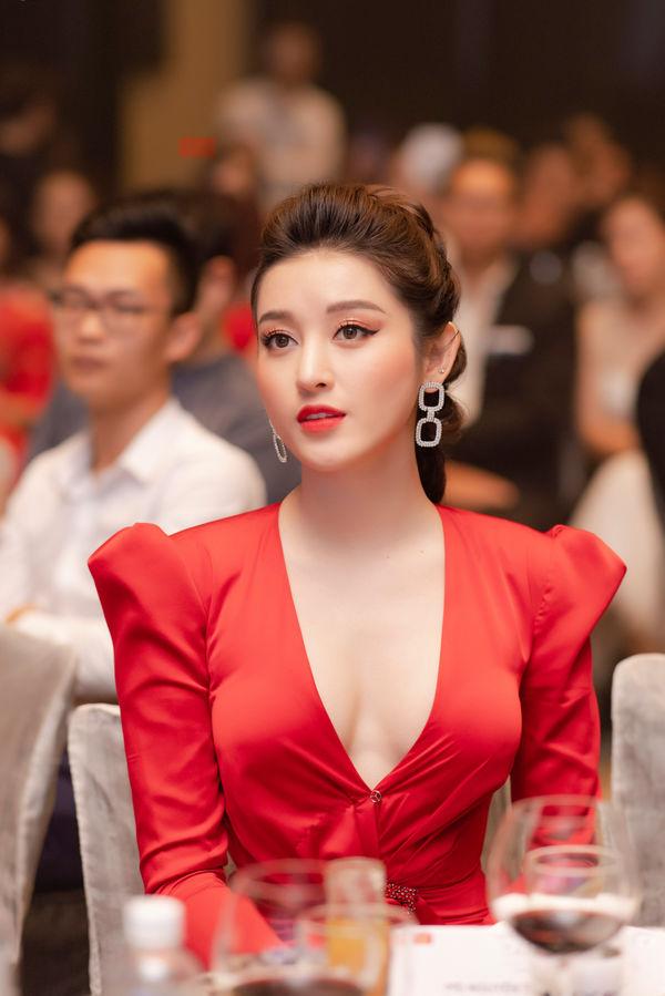 Đào Bá Lộc trổ tài make up giống ngôi sao Marilyn Monroe - Nam Em tái xuất lần đầu sau nghi vấn nhấn mí-10