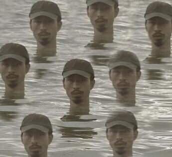 Cười ná thở với loạt ảnh chế MV mới của Đen Vâu: Không có tiền thì mình làm nhạc dưới ao-4