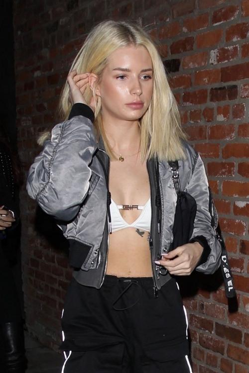 Siêu mẫu con ông cháu cha diện váy xuyên thấu táo bạo-8