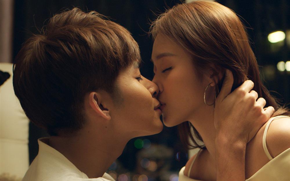 Sao Việt khổ đủ đường vì cảnh hôn và yêu-4